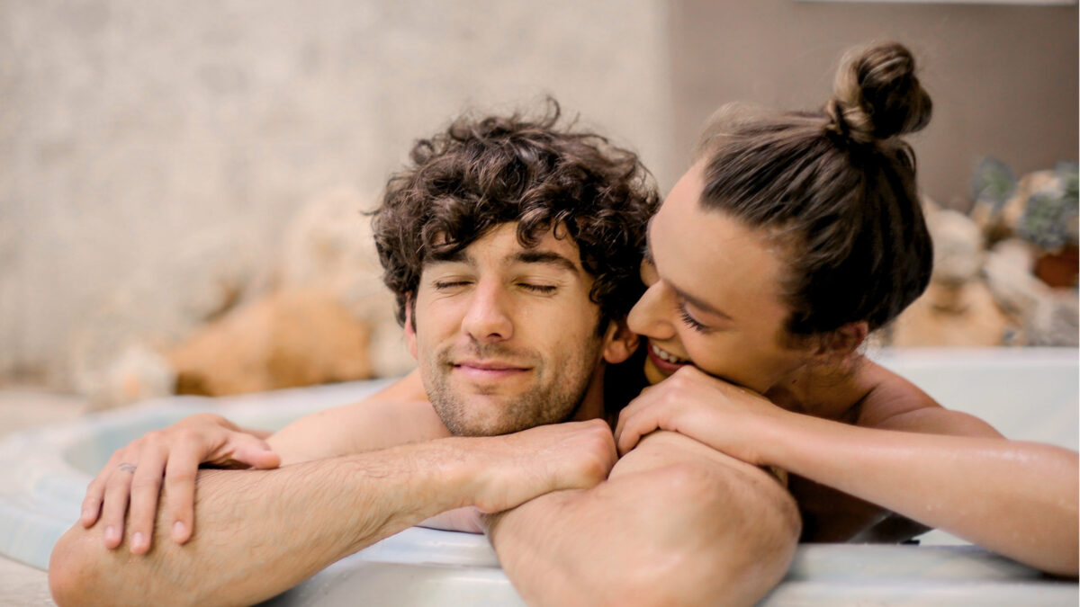 Sex in der Badewanne – Die besten Tipps und Stellungen