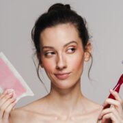 Wie oft sollte man sich als Frau im Intimbereich rasieren Die feine Grenze zwischen Pflege und Reizung